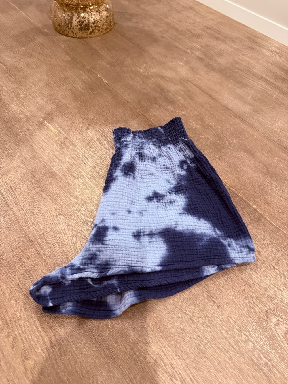 Bobi Los Angeles Tie-Dye Navy and Light Blue Casual Cotton Shorts (Medium)